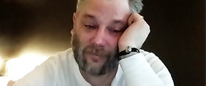 GOD OF WAR : Cory Barlog qui pleure en voyant les notes Metacritic