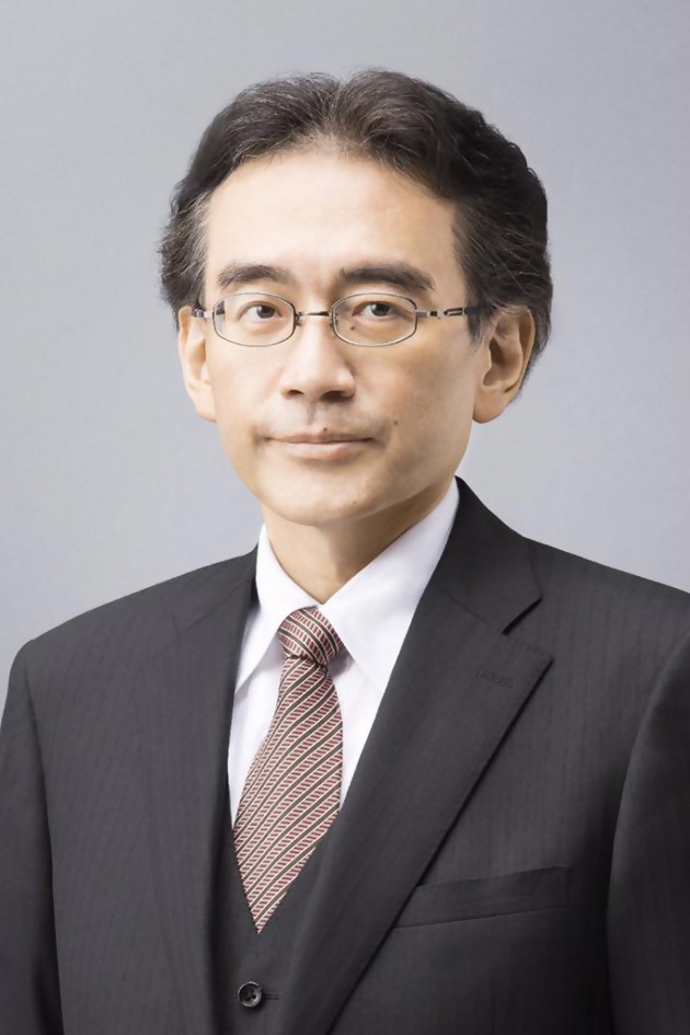 L'une des dernières photos officielles de Satoru Iwata, très amaigri par sa maladie
