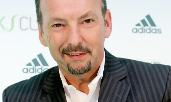 Peter Moore : le PDG de EA Sports arrête le jeu vidéo pour du foot !