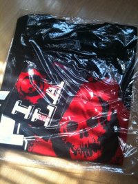 [Goodies] T-shirt fille E3 2010 Gears of War 3 (taille S)