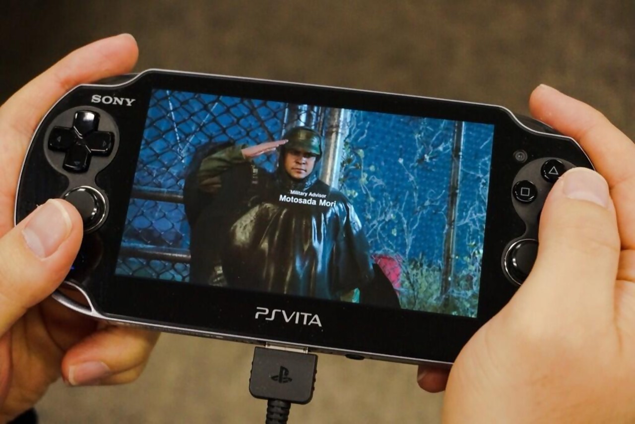 Играть в пс на телефоне. MGS 3 PS Vita. Metal Gear Solid 3 PS Vita. PS Vita MGS 4. Metal Gear PS Vita.
